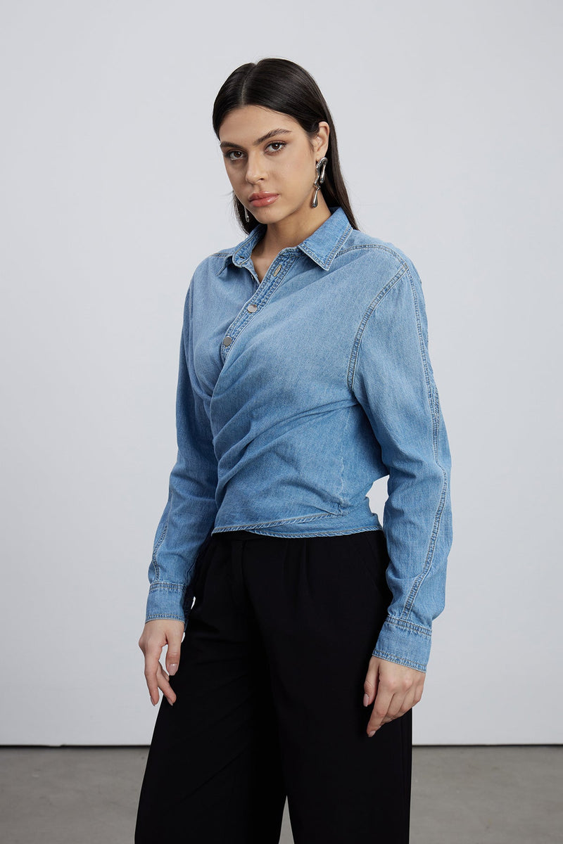Beautifully Finished Shirt in a Timeless Design