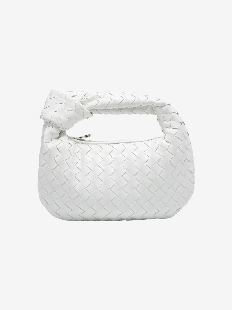 Well Tailored Bag with a Graceful Silhouette