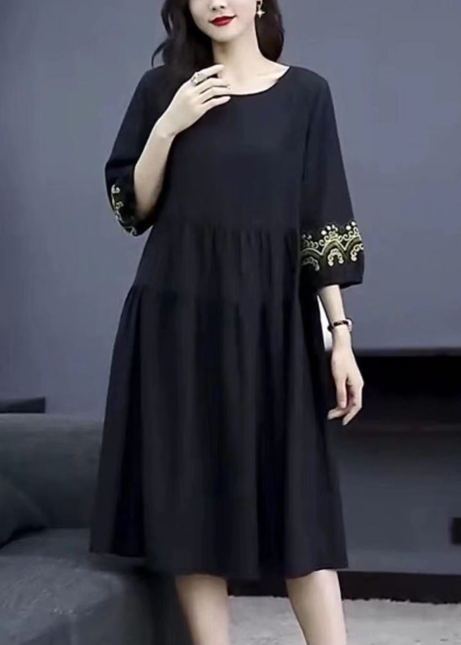 Well Tailored Dress with a Graceful Silhouette