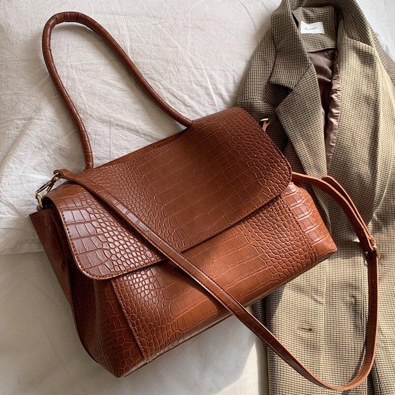 Sophisticated Bag with a Clean Classic Look