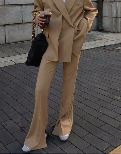 Classic Vintage Pants with a Flattering Fit