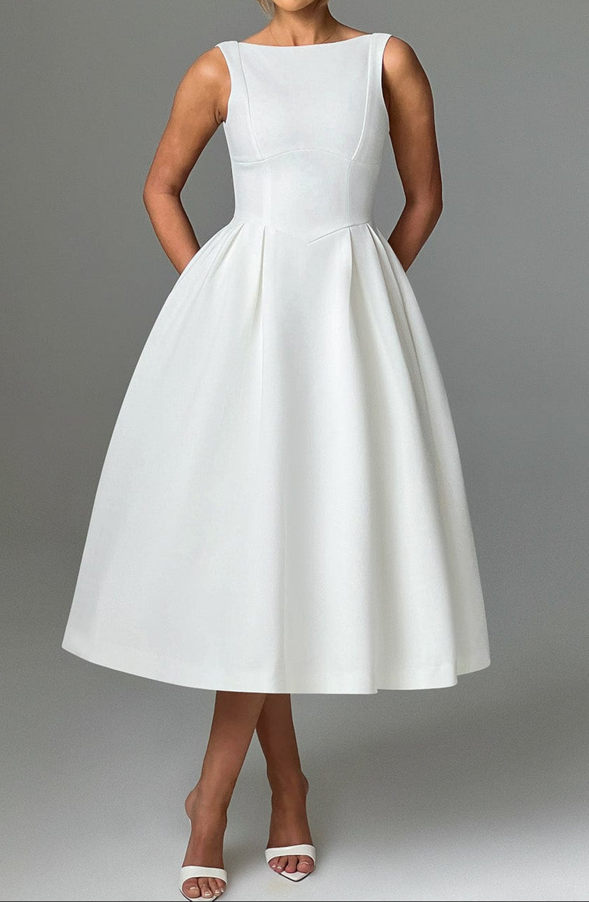 Gracefully Styled Dress for Any Occasion