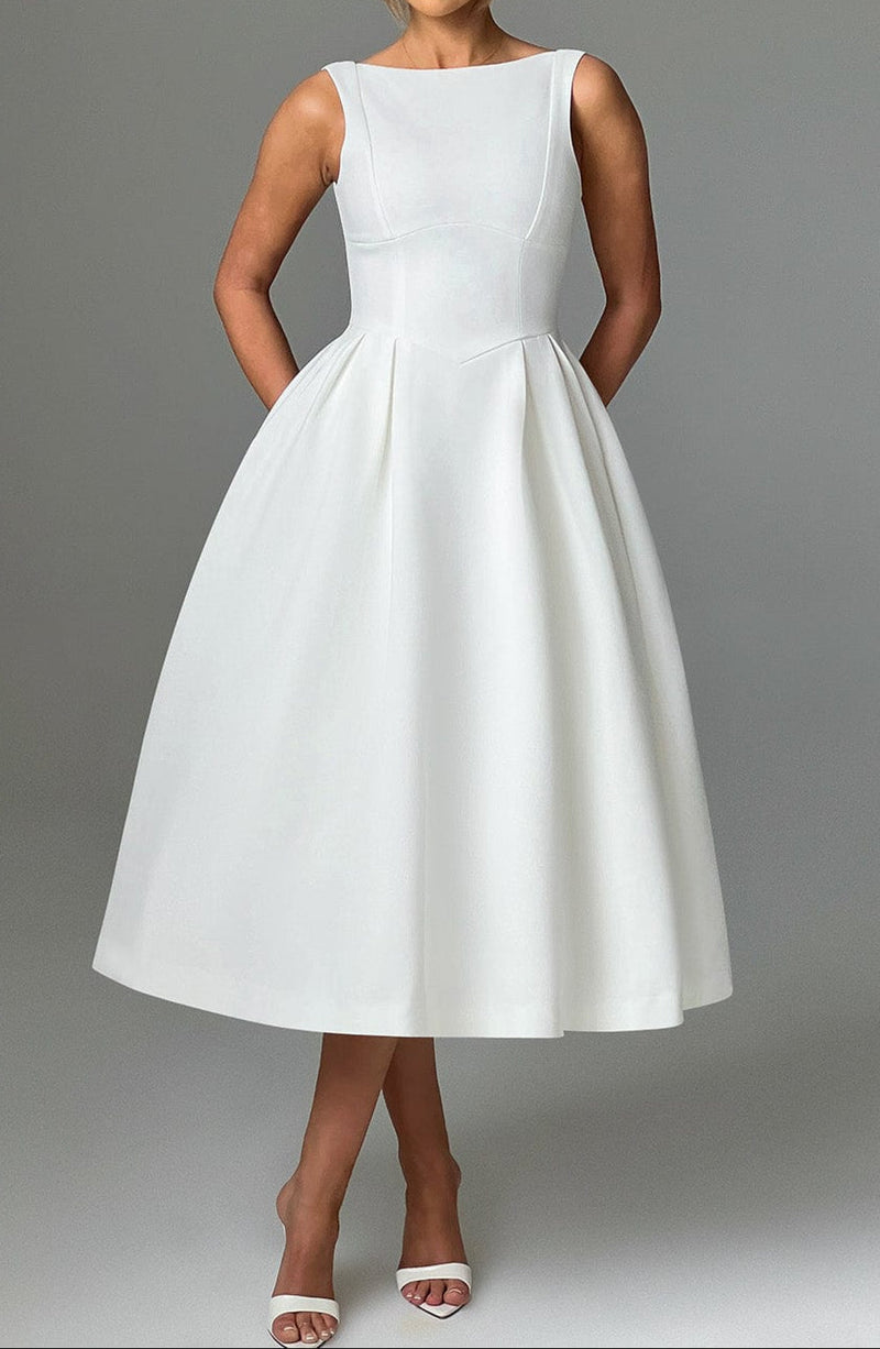 Gracefully Styled Dress for Any Occasion
