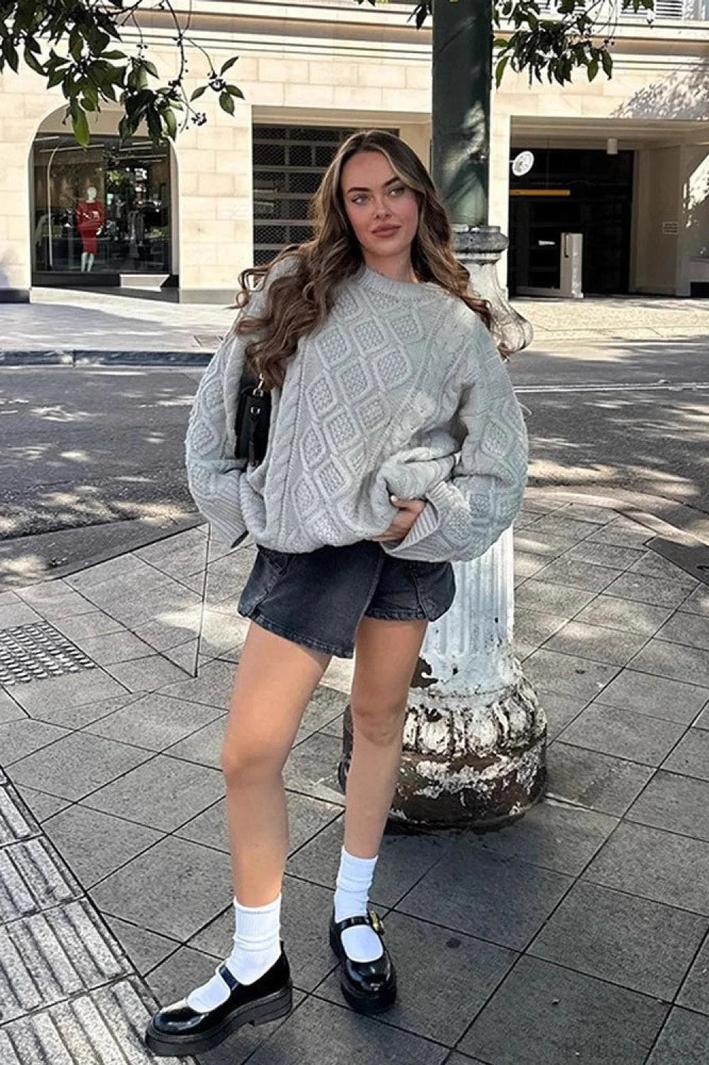 Well Tailored Sweater with a Graceful Silhouette