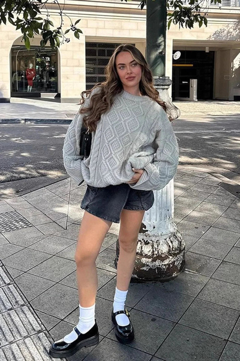 Well Tailored Sweater with a Graceful Silhouette