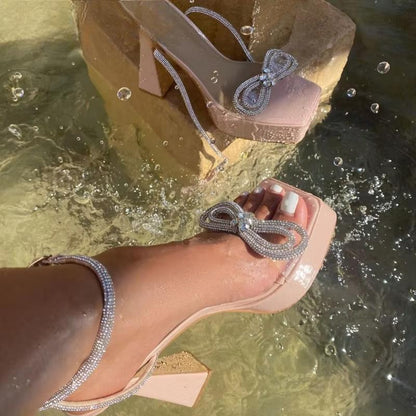 Well Tailored Sandals with a Graceful Silhouette