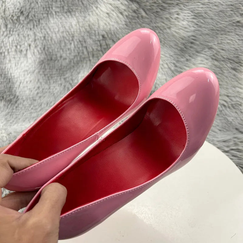 Effortlessly Elegant Shoes with a Timeless Design