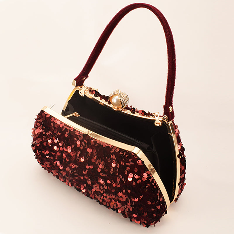 Beautifully Finished Bag in a Timeless Design