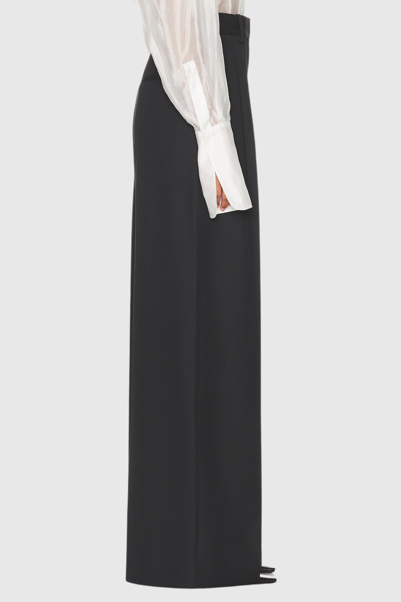 Beautifully Crafted Trousers in a Classic Style
