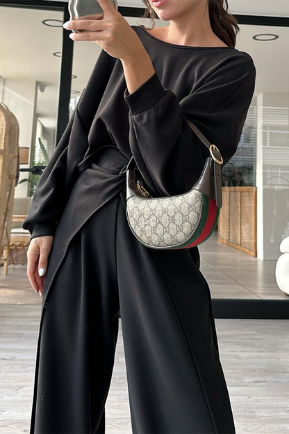 Effortlessly Elegant Garment with a Timeless Design