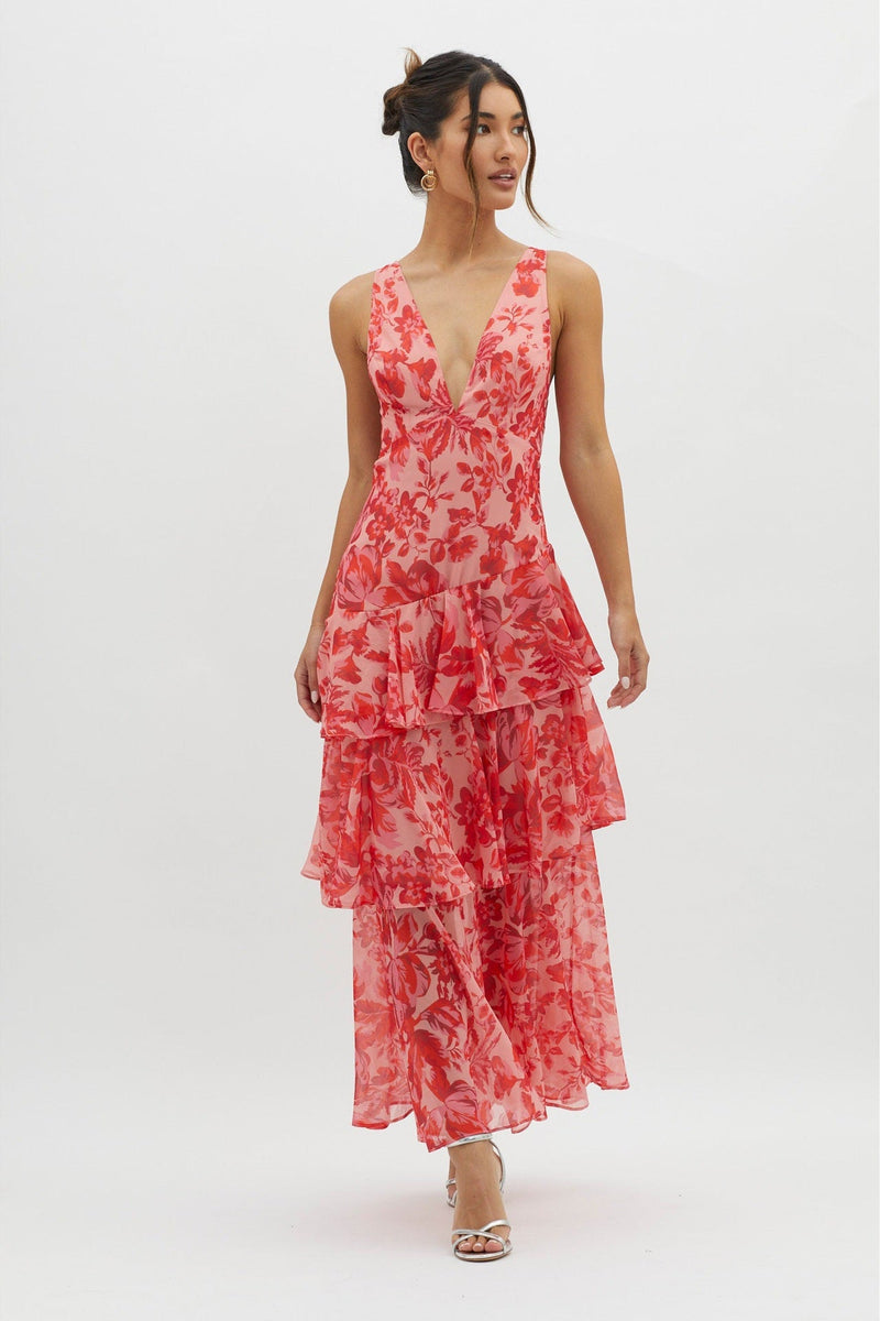 Well Tailored Dress with a Graceful Silhouette