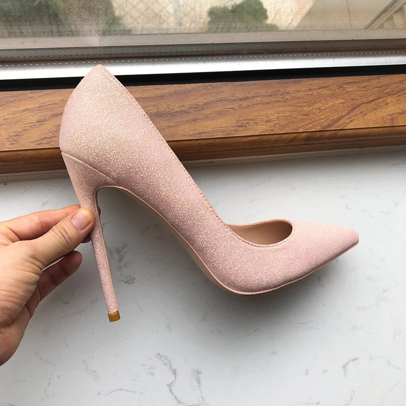 Well Tailored Shoes with a Graceful Silhouette
