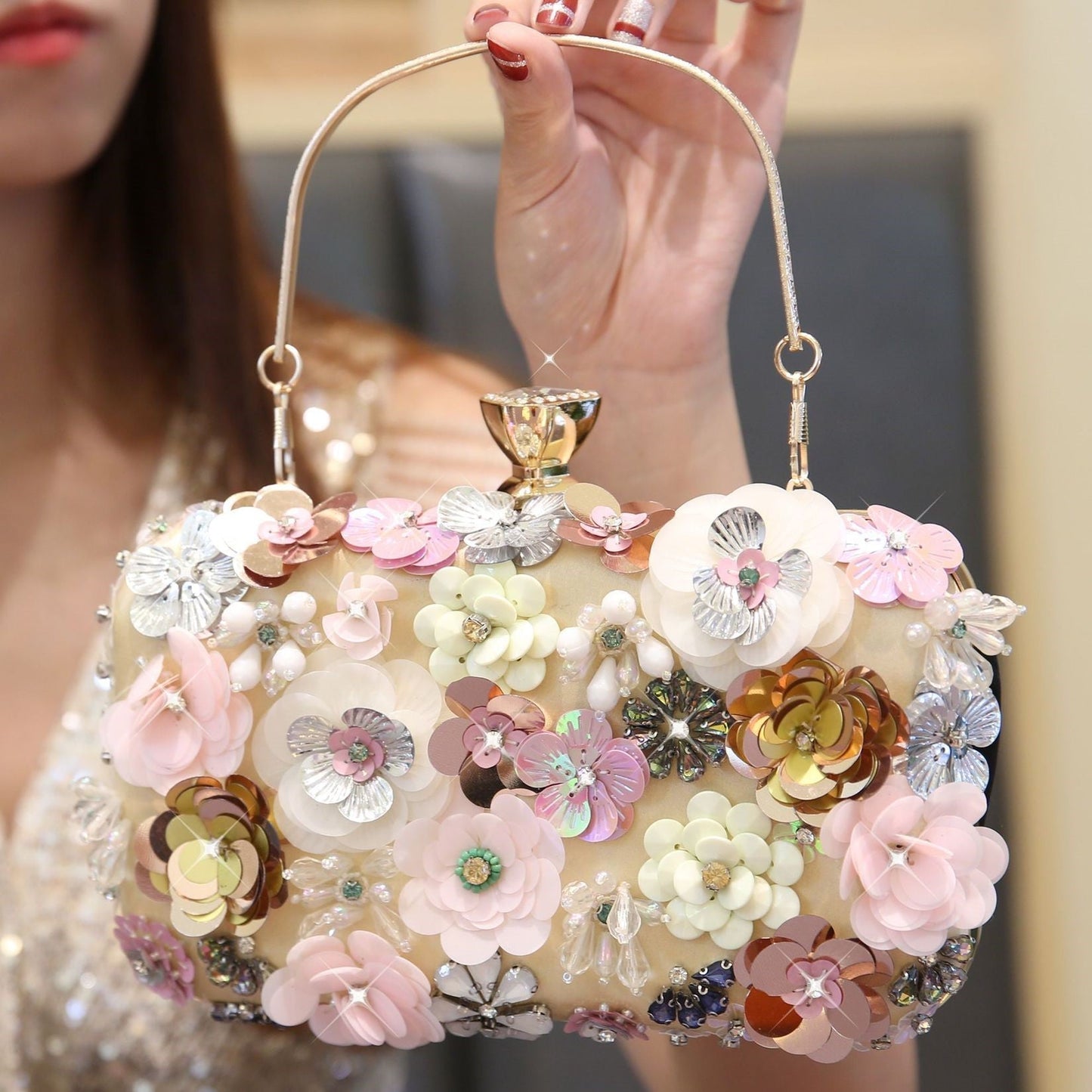 Classic Vintage Bag with a Flattering Fit