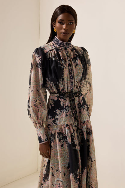 Classic Vintage & Enduringly Stylish Dress