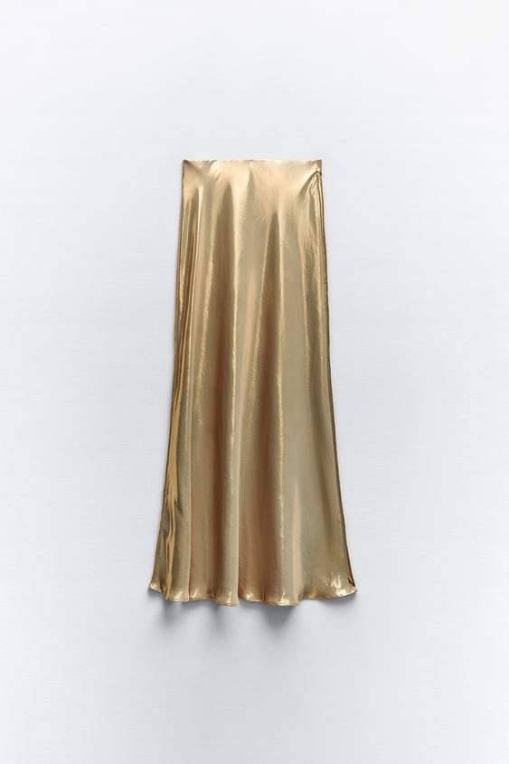 Beautifully Finished Garment in a Timeless Design