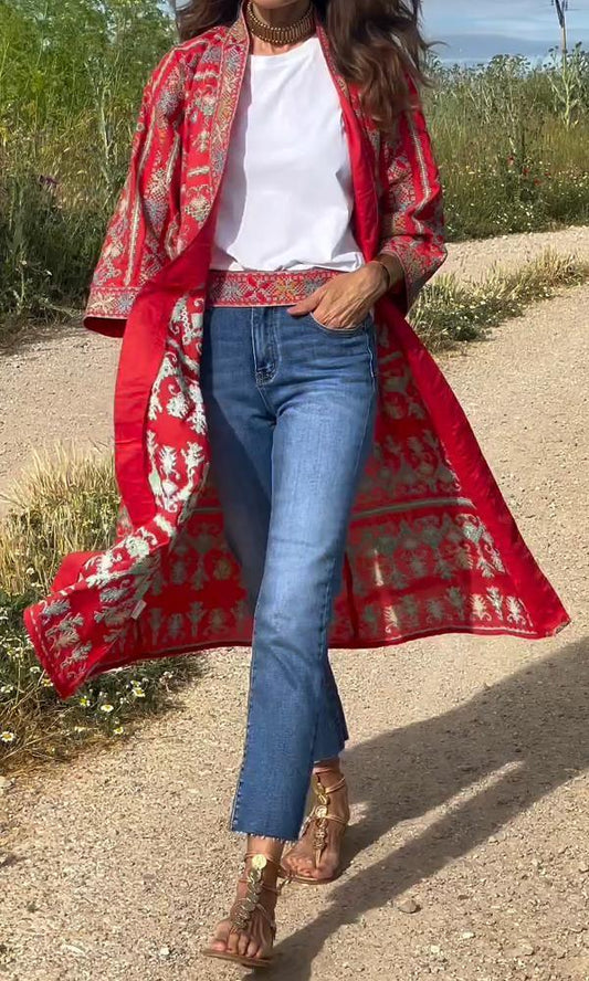 Beautifully Finished Top in a Timeless Design