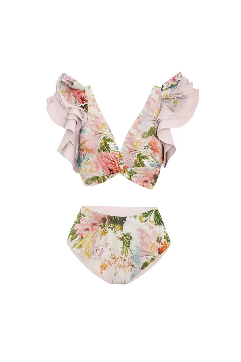 Well Tailored Bikini with a Graceful Silhouette
