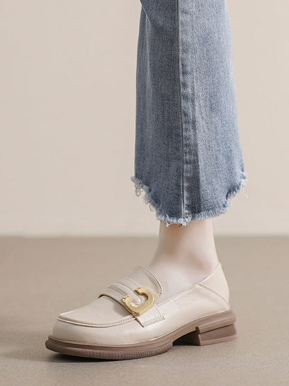 Well Tailored Shoes with a Graceful Silhouette