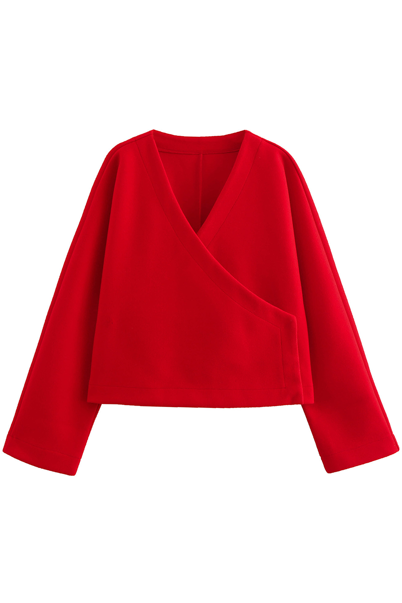 Effortlessly Elegant Garment with a Timeless Design