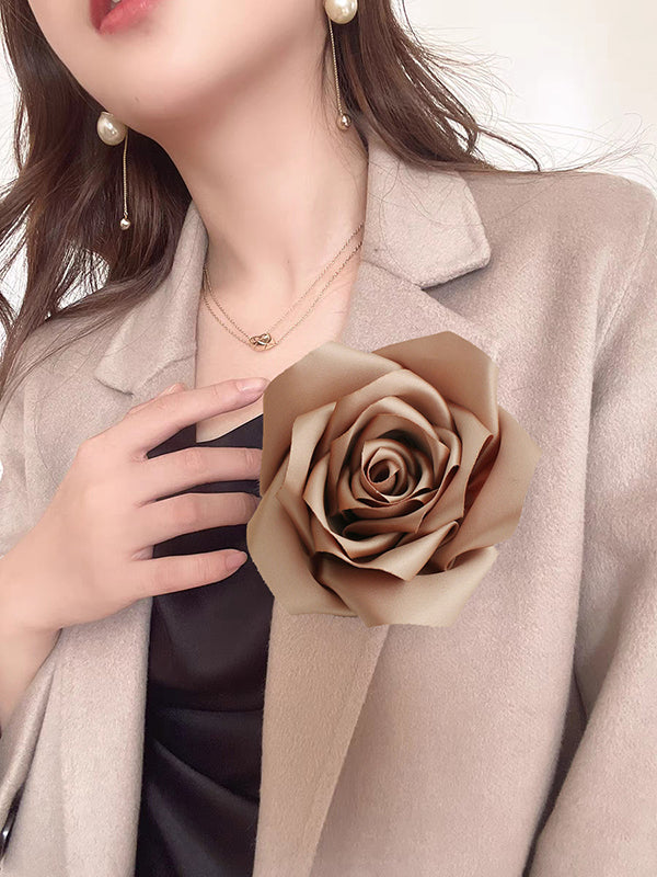Sophisticated Garment with a Clean Classic Look
