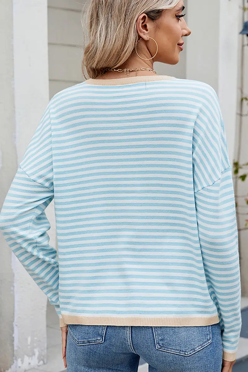 Classic Vintage Sweater with a Flattering Fit