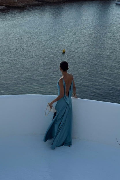 Beautifully Finished Garment in a Timeless Design