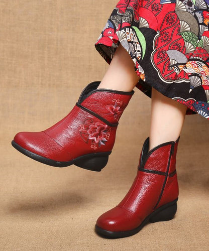 Well Tailored Boots with a Graceful Silhouette