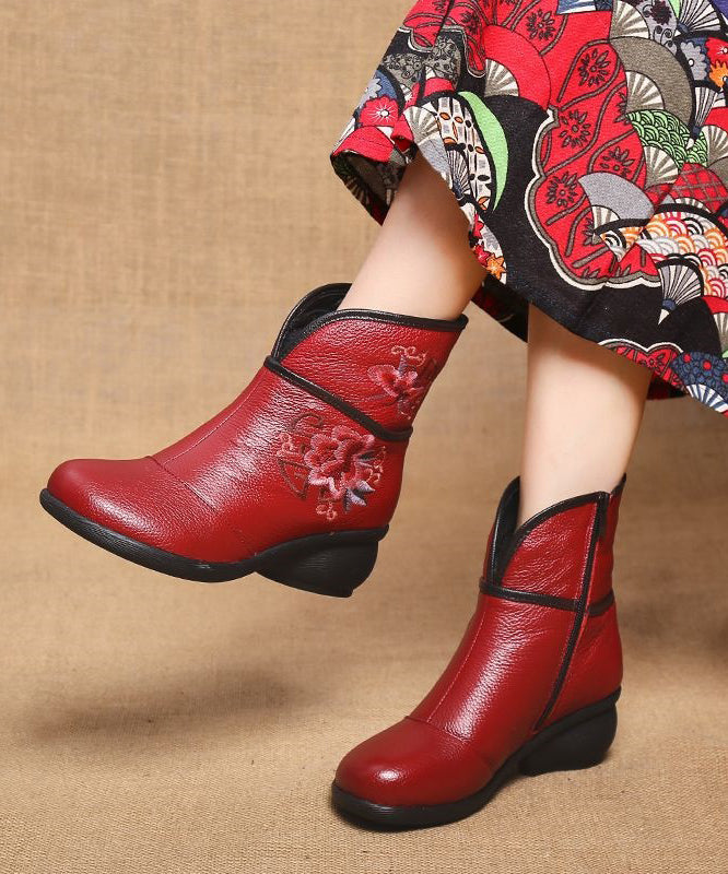 Well Tailored Boots with a Graceful Silhouette