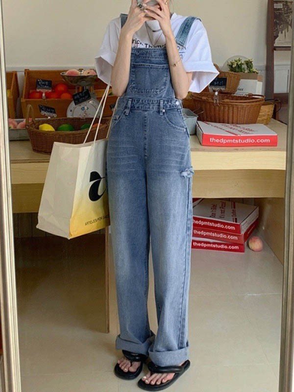 Sophisticated Garment with a Clean Classic Look