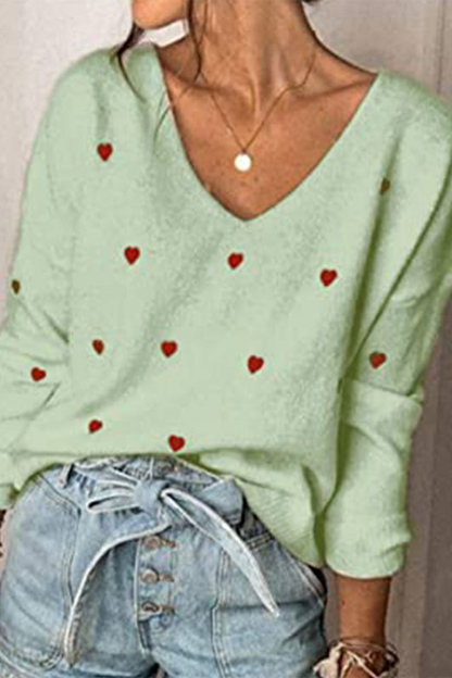 Effortlessly Elegant Sweater with a Timeless Design