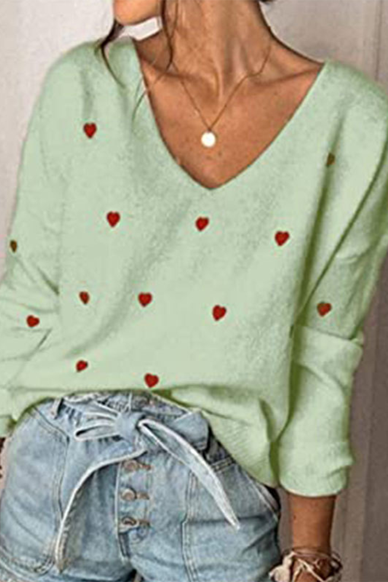 Effortlessly Elegant Sweater with a Timeless Design