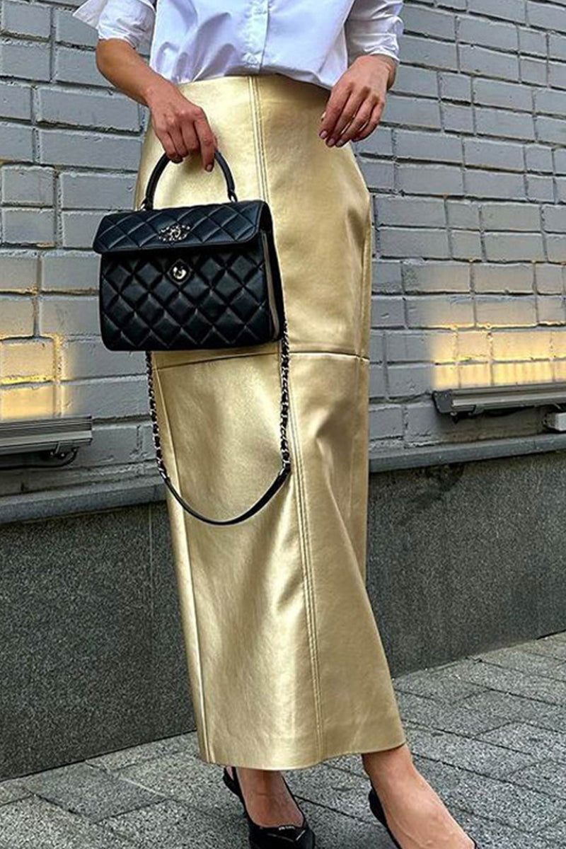 Effortlessly Elegant Garment with a Timeless Design