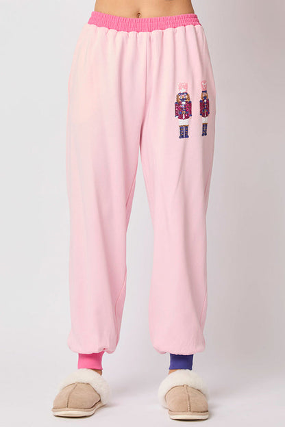 Effortlessly Elegant Pants with a Timeless Design