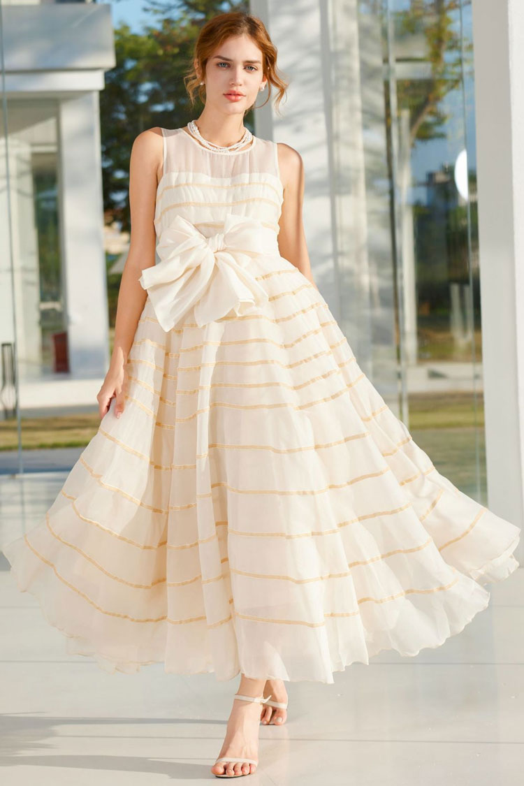 Gracefully Styled Dress for Any Occasion