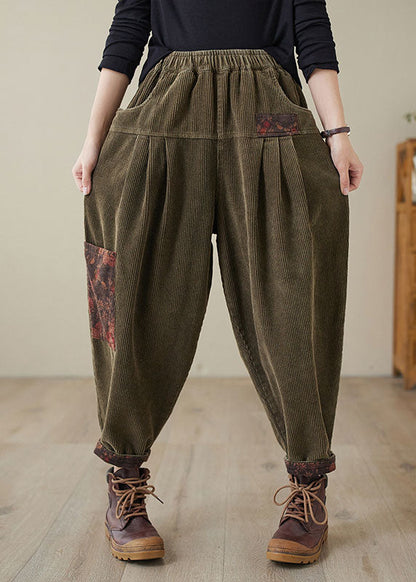 Effortlessly Elegant Pants with a Timeless Design