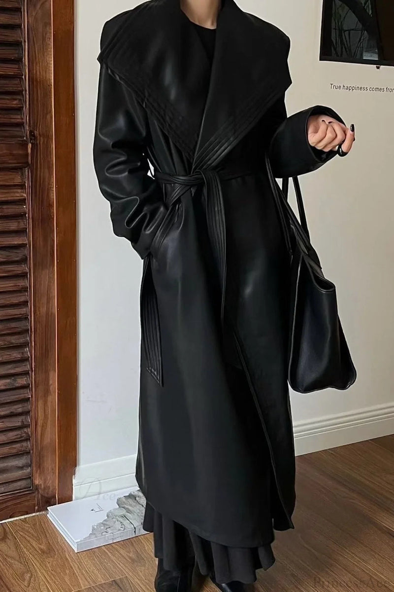 Effortlessly Elegant Coat with a Timeless Design
