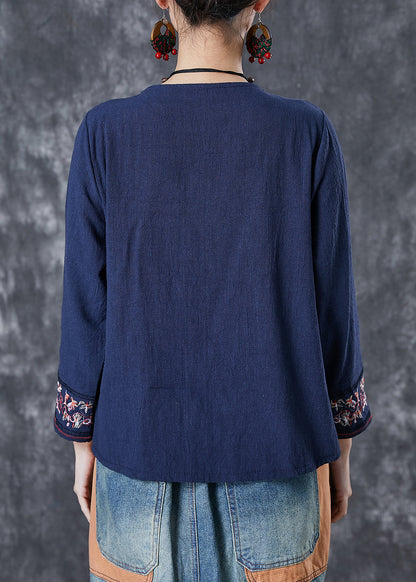 Classic Vintage Blouse with a Flattering Fit