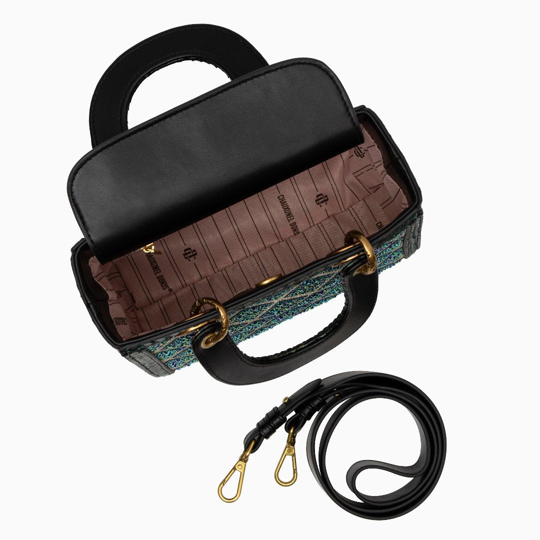 Gracefully Styled Bag for Any Occasion