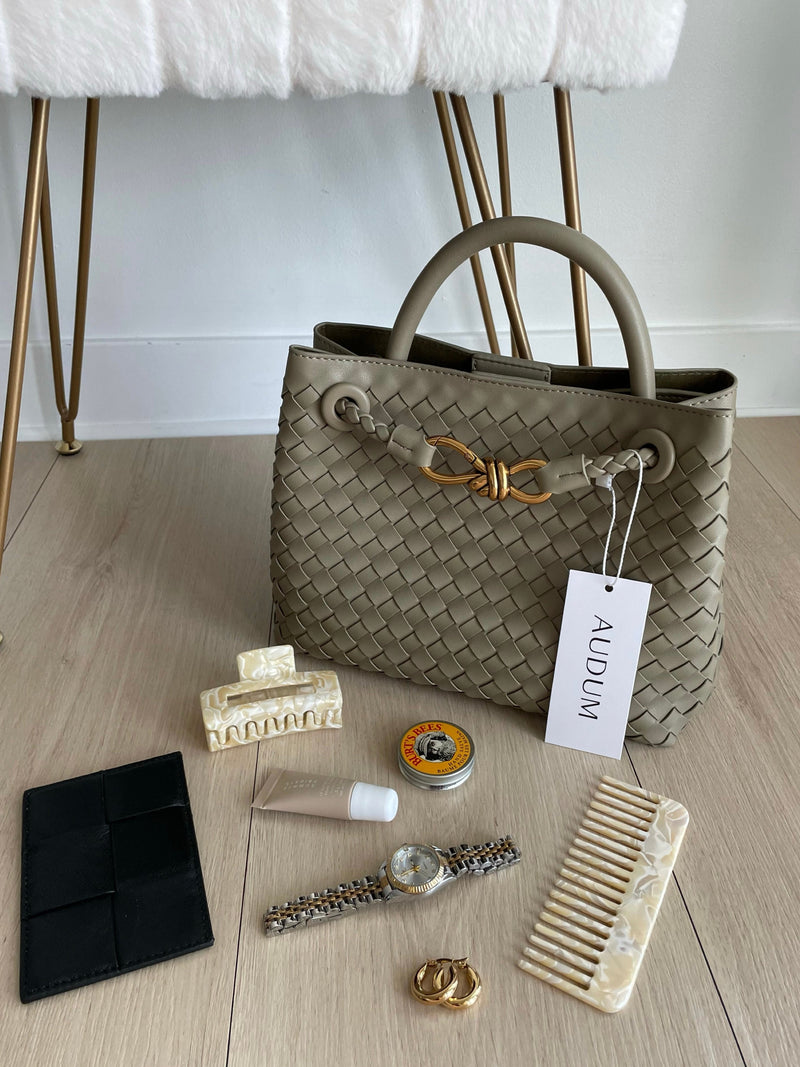 Beautifully Finished Bag in a Timeless Design