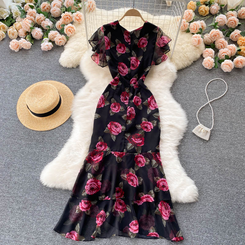 Classic Vintage Dress with a Flattering Fit