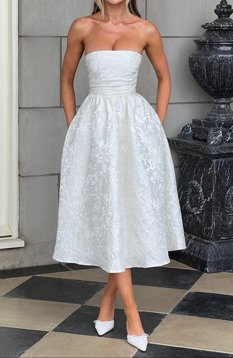 Classic Vintage Dress with a Flattering Fit