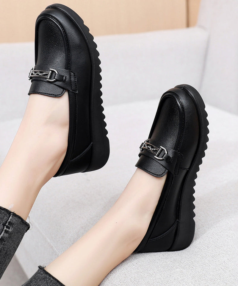 Well Tailored Shoes with a Graceful Silhouette