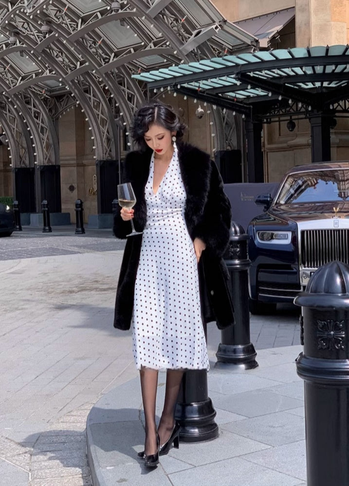 Sophisticated Dress with a Clean Classic Look