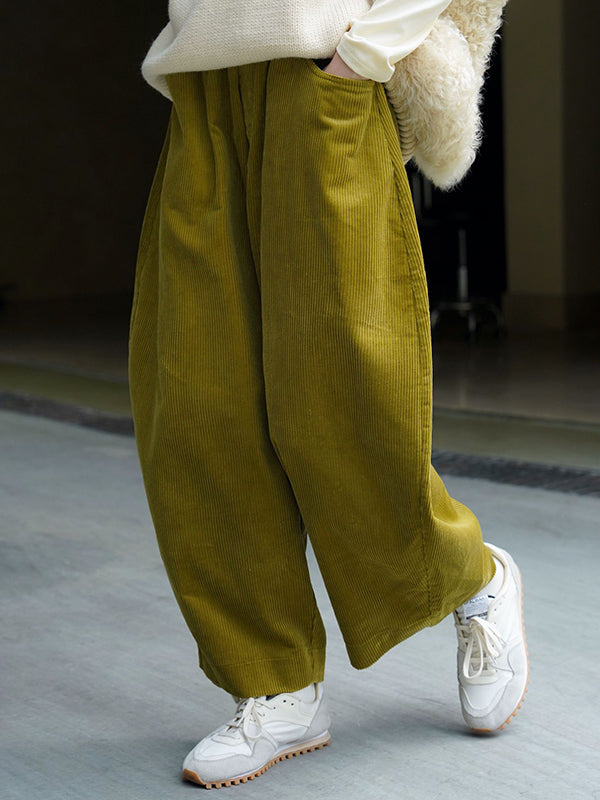 Effortlessly Elegant Pants with a Timeless Design