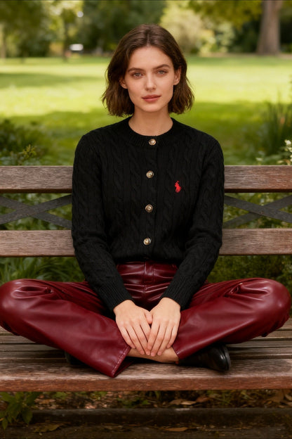 Well Tailored Cardigan with a Graceful Silhouette