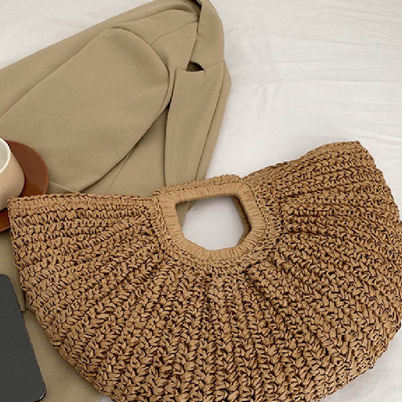 Gracefully Styled Bag for Any Occasion