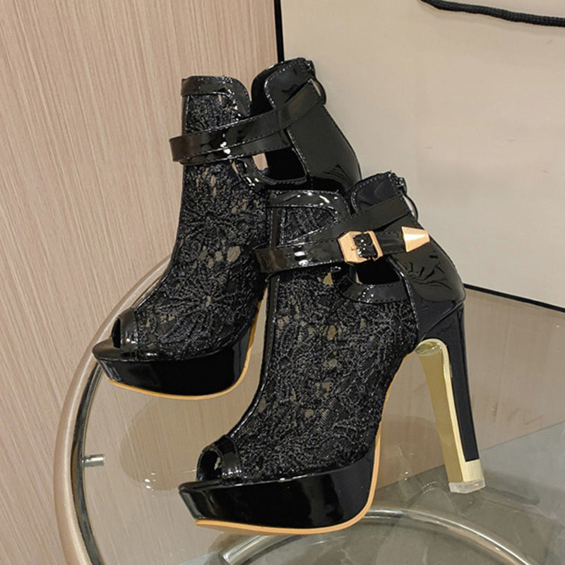 Polished Boots with an Effortless Classic Look