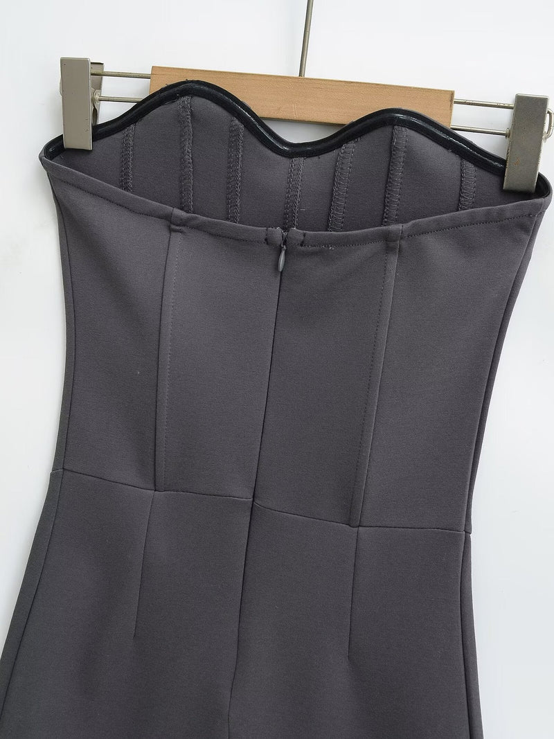 Well Tailored Dress with a Graceful Silhouette