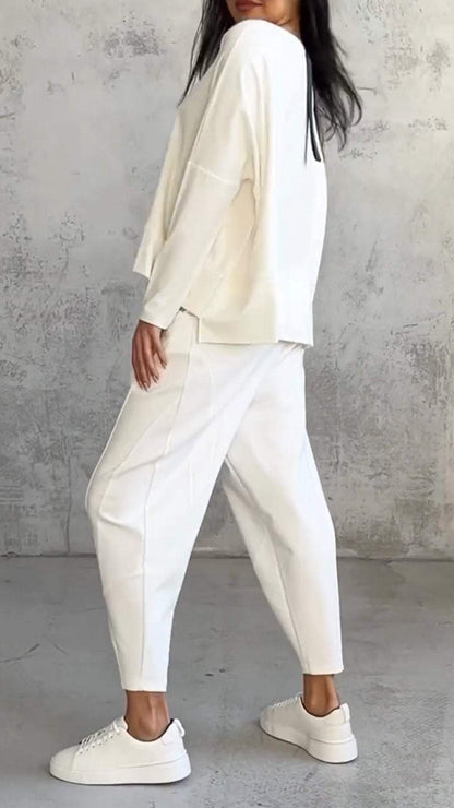 Effortlessly Elegant Garment with a Timeless Design