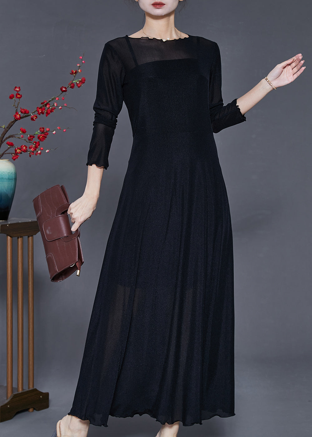 Well Tailored Dress with a Graceful Silhouette